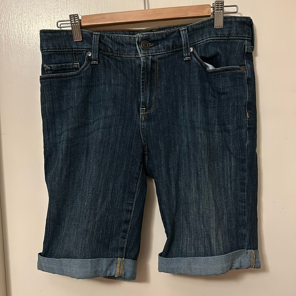 EUC Eddie Bauer Denim Bermuda Cuffed Shorts SIZE 4